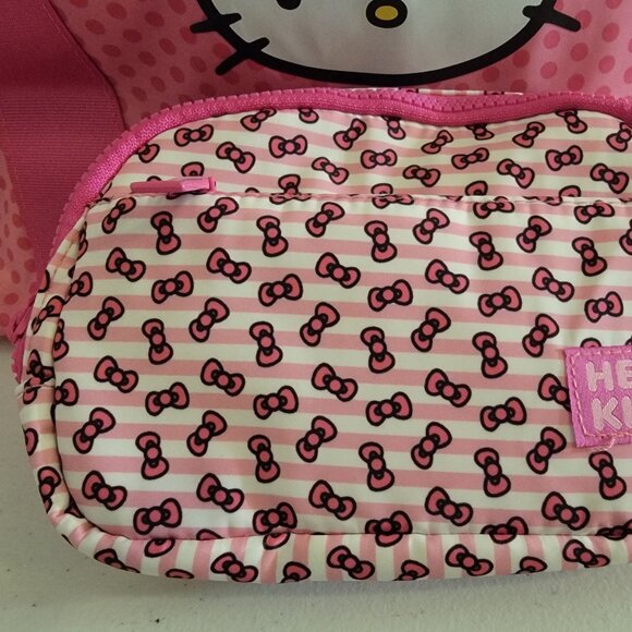 Hello Kitty Duffle 3 Piece Set (Duffle bag, bum bag, and bow luggage tag) - Picture 5 of 11